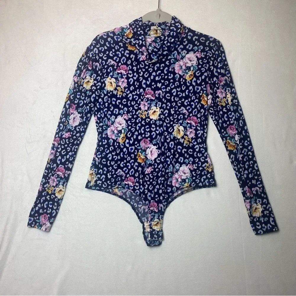 White Birch Blue/Floral Design Body Suit Size Medium